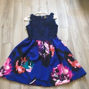 Super cute floral dress😃❤️